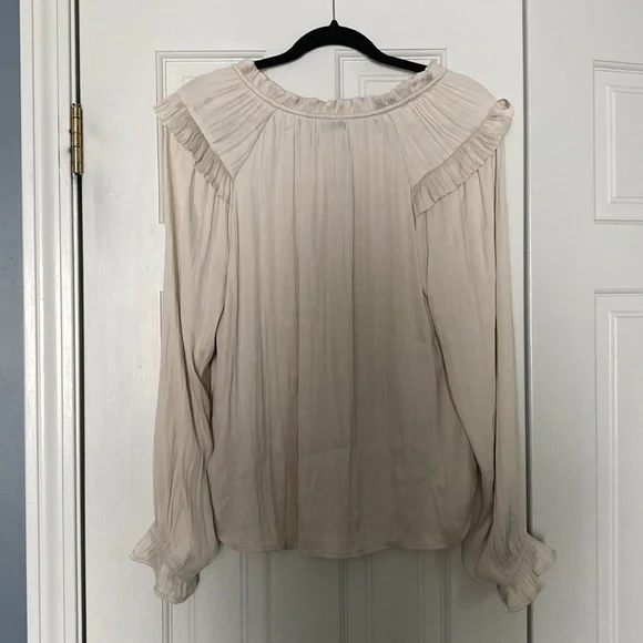 Smooth fabric off-white shirt from GAP; new with tags! - Picture 6 of 6